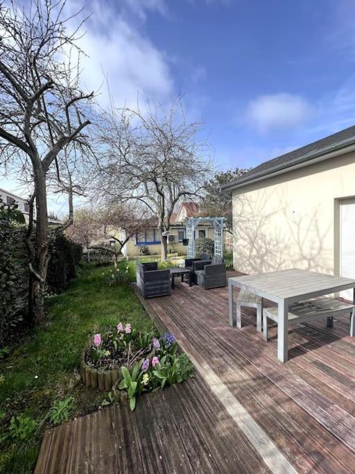 Maison De Vacances Familiale Ouistreham Buitenkant foto